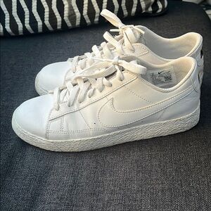 Nike Blazers size 6Y White Sneakers